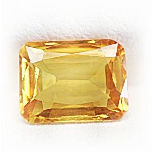 Yellow Sapphire พลอยบุษราคัม บางกะจะ รูปสี่เหลี่ยมตัดมุม Octagon หนัก 2.07 กะรัต สีเหลืองทอง สีสวย มองตาเปล่าเนื้อสะอาดไม่มีตำหนิ