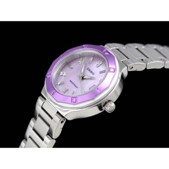 นาฬิกาข้อมือ คาสิโอ Casio Standard รุ่น LTP-1366D-6ADF (สินค้าราคาพิเศษ ไม่มีกล่อง)