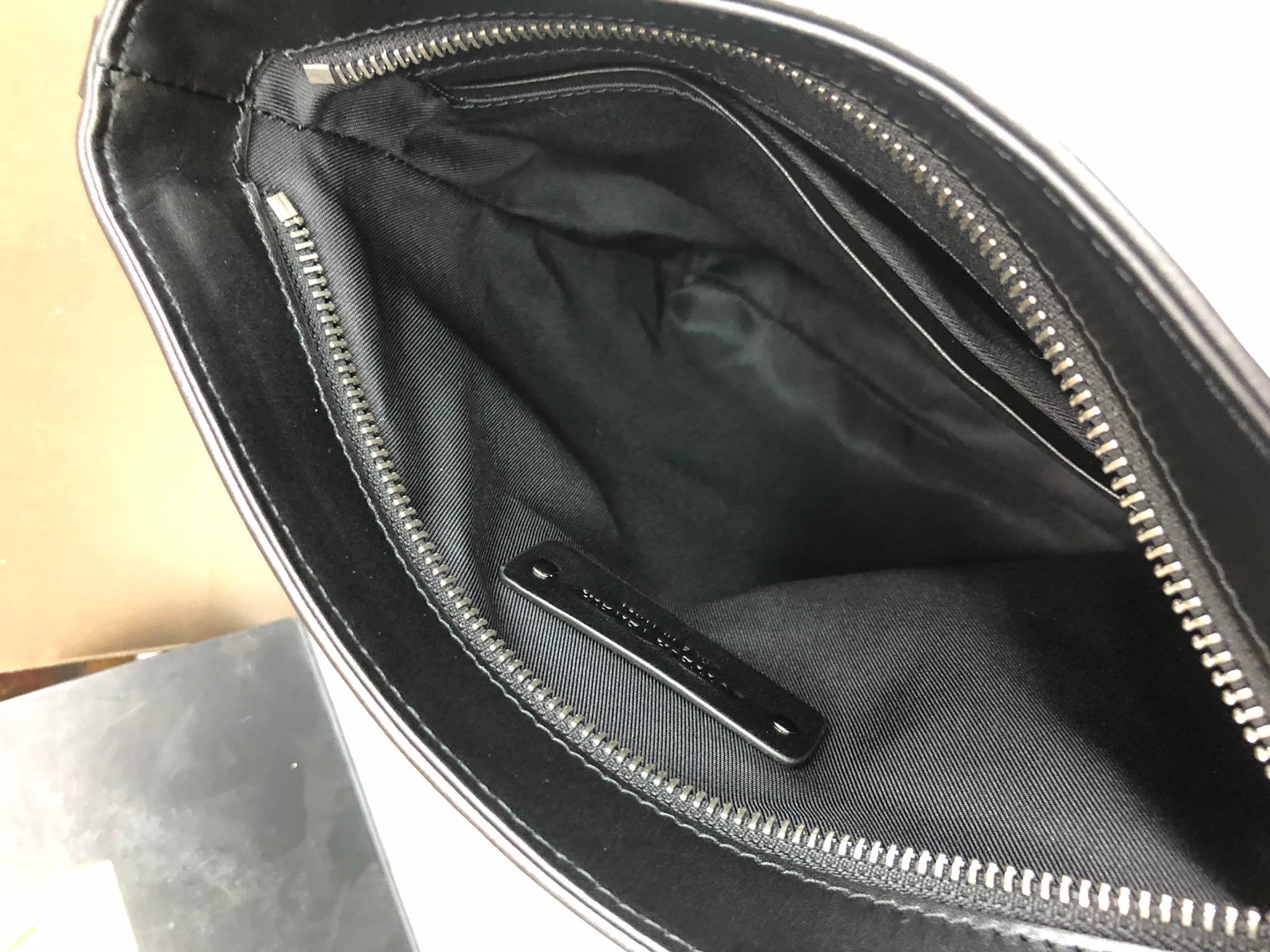 กระเป๋า bv สะพายข้าง ผู้ชาย หนังแท้