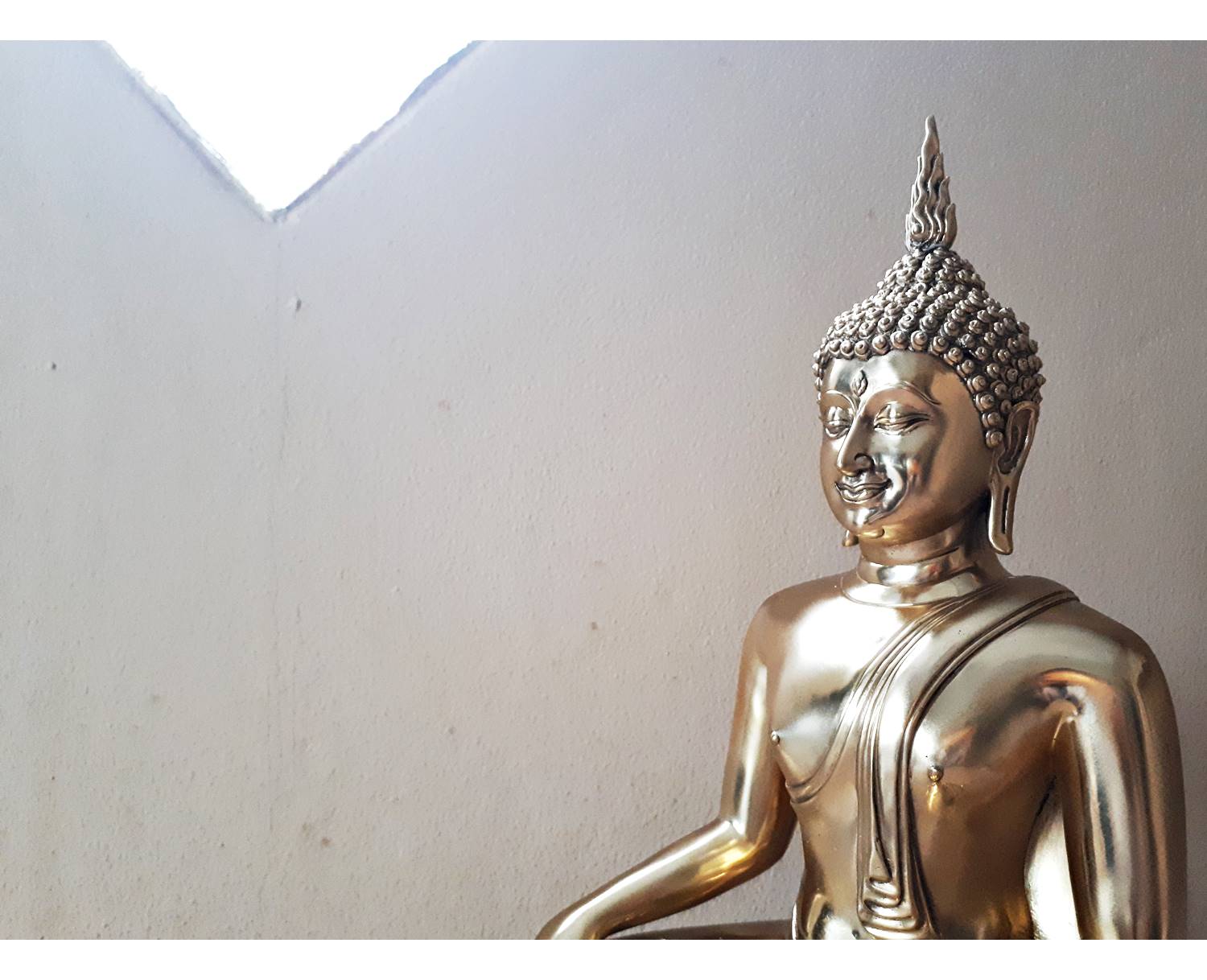 รูปหล่อ หลวงพ่อหายโศก(พระหายโศก) (ขนาดบูชา หน้าตัก9นิ้ว) เนื้อทองเหลืองปัดเงา ปี2561