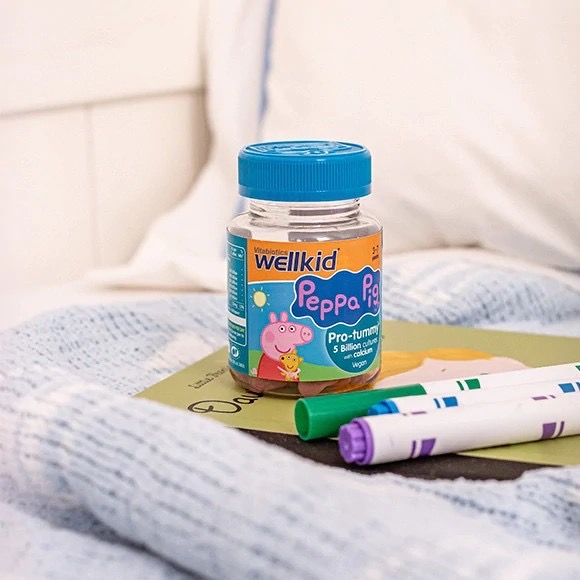 วิตามินโพรไบโอติกชนิดกัมมี่สำหรับเด็ก Vitabiotics Wellkid Peppa Pig Pro-tummy with Calcium