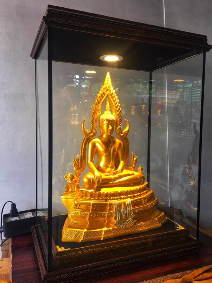 ตู้กระจก ตู้โชว์ ครอบใส่ พระ (มีไฟส่องสว่าง) (ขนาด สูง14นิ้ว ลึก8นิ้ว กว้าง10นิ้ว) - (งานสั่งทำพรีออเดอร์ใช้เวลา 4-5วัน)