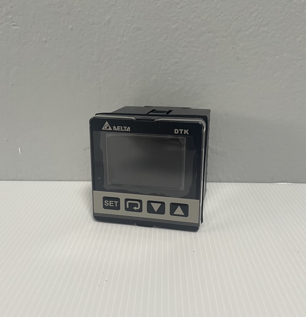 Delta Temperature ControllerDT Series Model: DTK7272C12 DC current output, 4 ~ 20 mA,RS-485 Communication