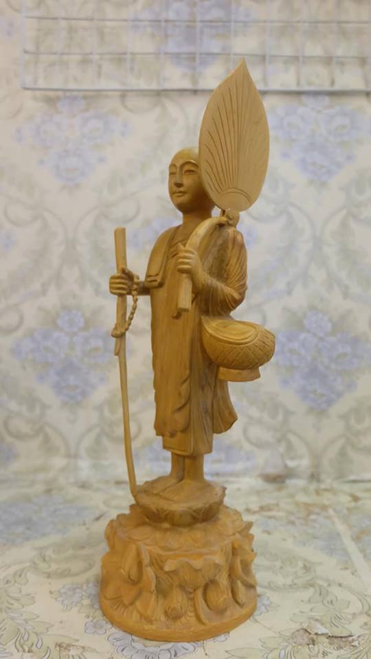 รูปหล่อ พระสีวลี​ แกะสลักจากไม้จันทร์หอม​ (สูง​13.5​นิ้ว)
