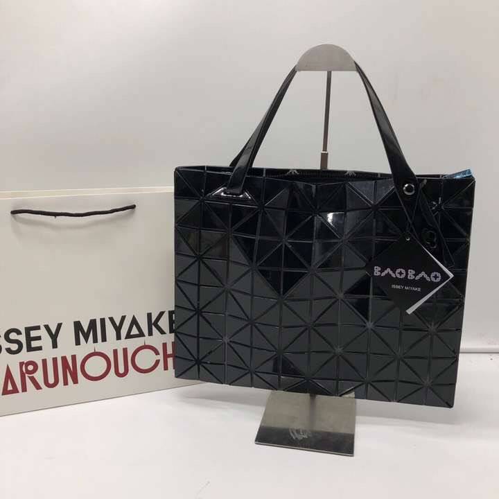 พร้อมส่ง กระเป๋า issey 8x10 มีหลายสี