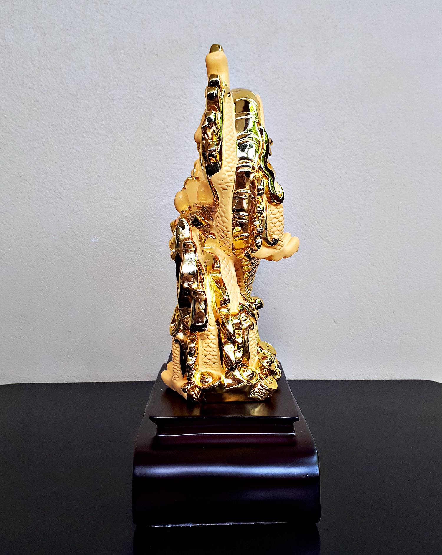 รูปหล่อ รูปปั้น มังกร ขดตัวเลข8 อินฟินิตี้ เนื้อเรซิ่น ชุบทอง (ขนาด10-11นิ้ว)