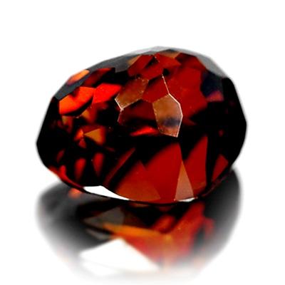 พลอยเพทายดิบ ไม่ผ่านการอบ Zircon รูปหัวใจ สีส้มเข้ม ความสะอาดมองตาเปล่าไม่มีตำหนิ ไฟดีเต็มเม็ด เจียระไนสวย รูปร่างสวย