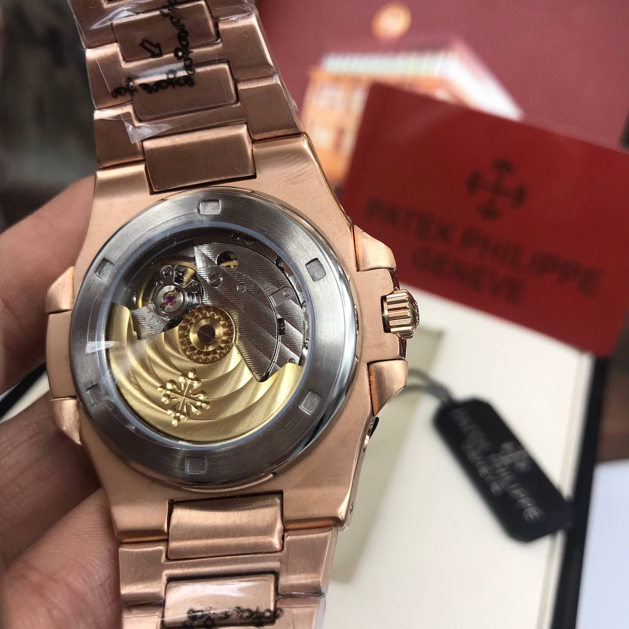 นาฬิกา Patek Philippe รุ่น Men's Nautilus Chronograph สีพิ้งสายเลสสีเงิน หน้าปัดสีดำ