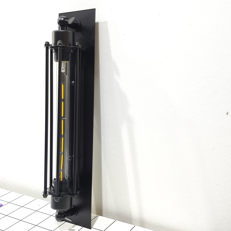 โคมไฟติดผนังภายในเหล็กสีดำสไตล์ Loft ทรงยาวพร้อมหลอด LED T300 [BK1016-W-1L]