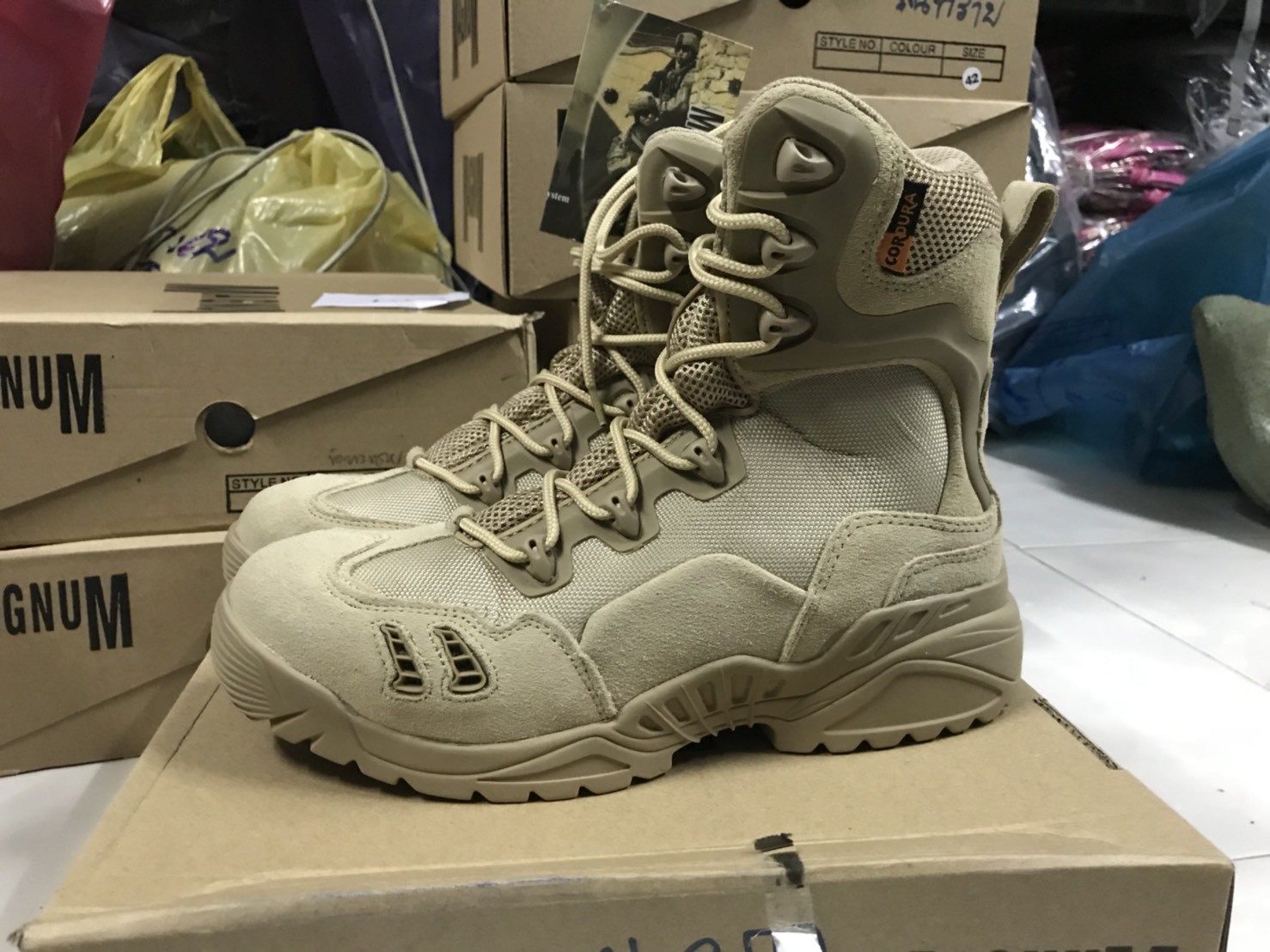 รองเท้า Magnum ข้อยาว (K1000)