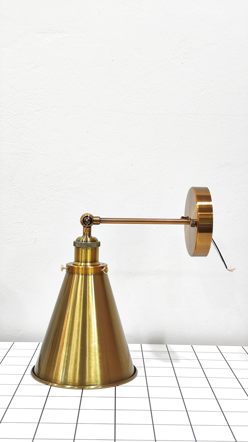 โคมไฟติดผนังสีทอง lron gold [RW1010-D]