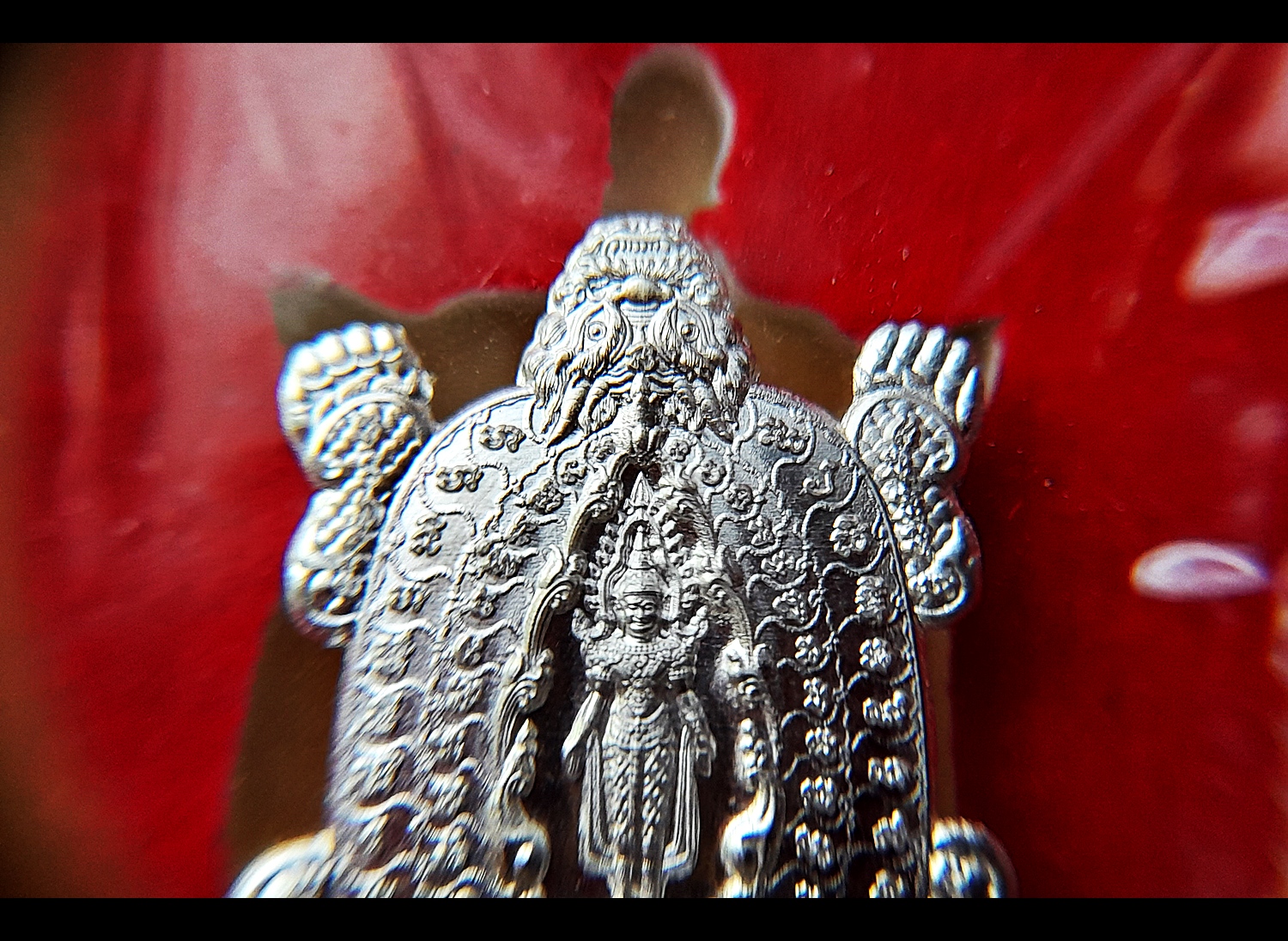 เหรียญพญาเต่ามังกร สมเด็จองค์ปฐม พระจักรพรรดิ์ ปางเปิดโลกพลิกชีวิต เนื้อเงิน#มหาสะท้อน พิมพ์เล็ก (ขนาดเหรียญสองบาท) (พิธีเข้ากรรมฐาน ปลุกเสก 3วัน3คืน) ปี2563 #รับประกันแท้ - หลวงพ่อเล็ก วัดท่าขนุน