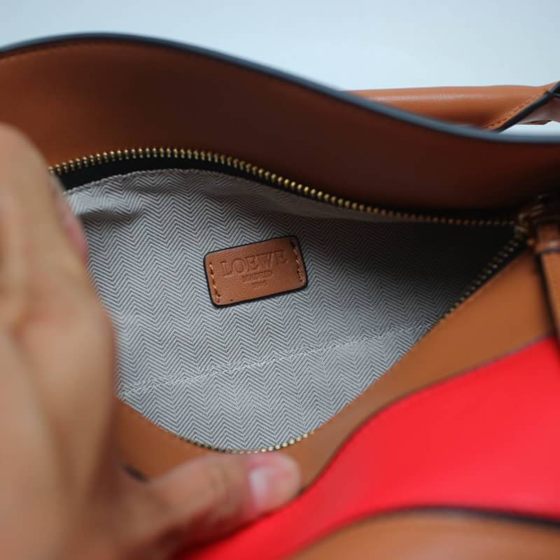 กระเป๋า loe puzzle bag 12 นิ้ว สีส้มเทา