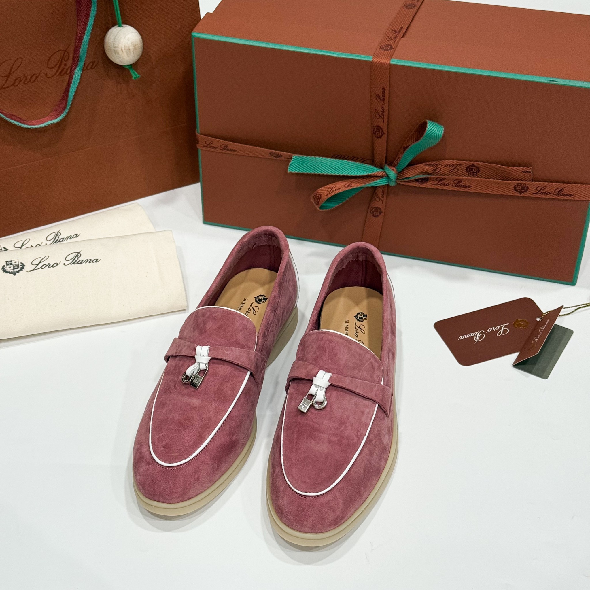 รองเท้า Loro Summer Charms Walk Loafers หนังกลับ สีชมพู