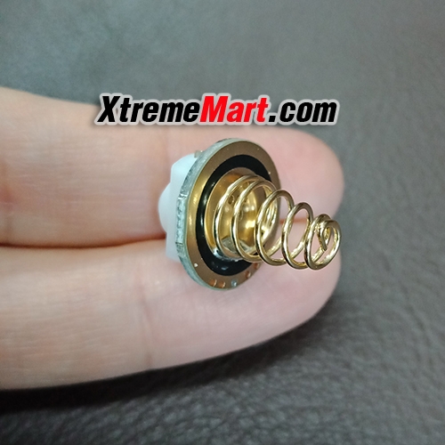 สวิตซ์ท้ายสำหรับไฟฉาย Convoy มีไฟเรืองแสงสีฟ้า Tail Cap Switch for Convoy สีขาว (ชุดละ)