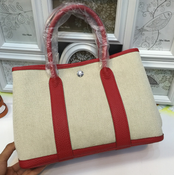 กระเป่า hm garden party leather + canvas 30 cm ตอนนี้มีแต่งานสั่งทำราคาหลักหมื่นสอบถามได้ค่ะ