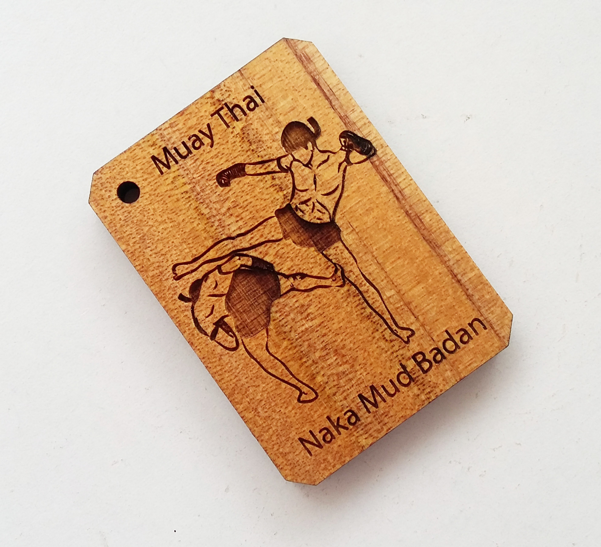 พวงกุญแจไม้แกะสลัก แม่ไม้มวยไทย-นาคามุดบาดาล