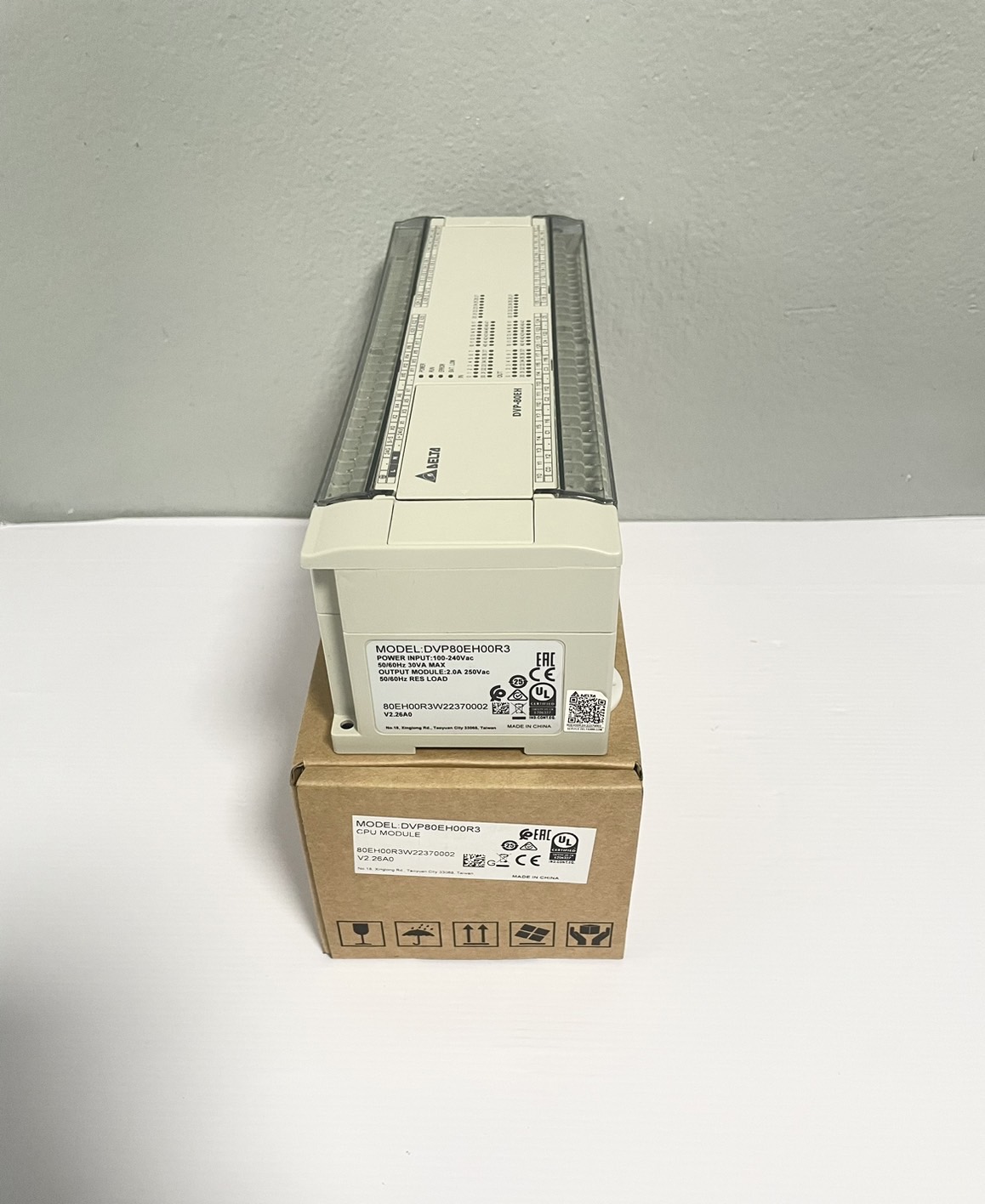 Delta PLC DVP Series Model:DVP80EH00R3 40DI/40DO 220V (Relay)