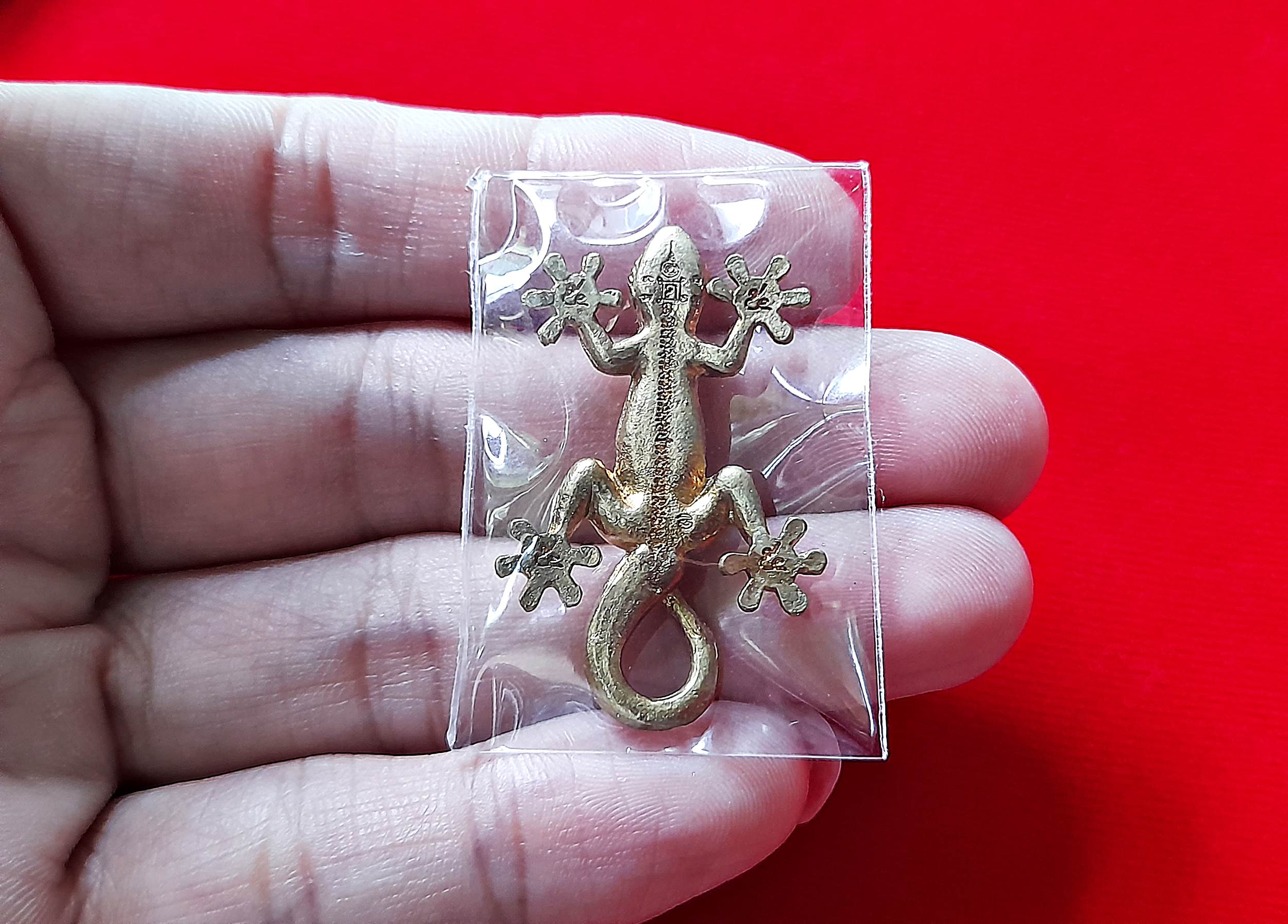 จิ้งจก (ขนาดพกพา) เท้าดอกพิกุล เนื้อทองเหลือง ปี2562 #รับประกันแท้ - หลวงพ่อพิมพ์ (ลูกศิษย์ทัน หลวงพ่อหน่าย วัดบ้านแจ้ง)