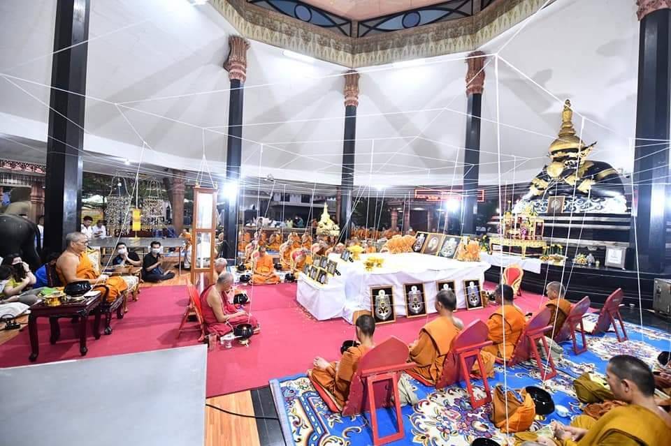 เหรียญพระราหู (พลิกชีวิตหนุนเสริมค้ำดวงชะตา ตัดเคราะห์ กลับร้ายกลายเป็นดี) รุ่น สุริยันจันทรา วัดศีรษะทอง ปี2563 #รับประกันแท้ - หลวงพ่อเล็ก วัดท่าขนุน