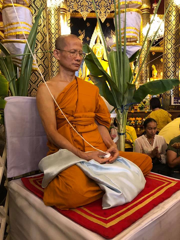 พระกริ่ง จักรพรรดิ์ มนต์พระกาฬ เนื้อนวะโลหะชั้นครู ปี2562 (ใต้ฐานบรรจุเส้นเกศา หลวงพ่อกวย วัดโฆสิตาราม ,หลวงพ่อเย็น วัดสระเปรียญ หลวงพ่อปรง วัดธรรมเจดีย์) - หลวงพ่อเล็ก วัดท่าขนุน (อฐิษฐานจิตปลุกเสก ณ วัดพระพุทธชินราช ปี2562))