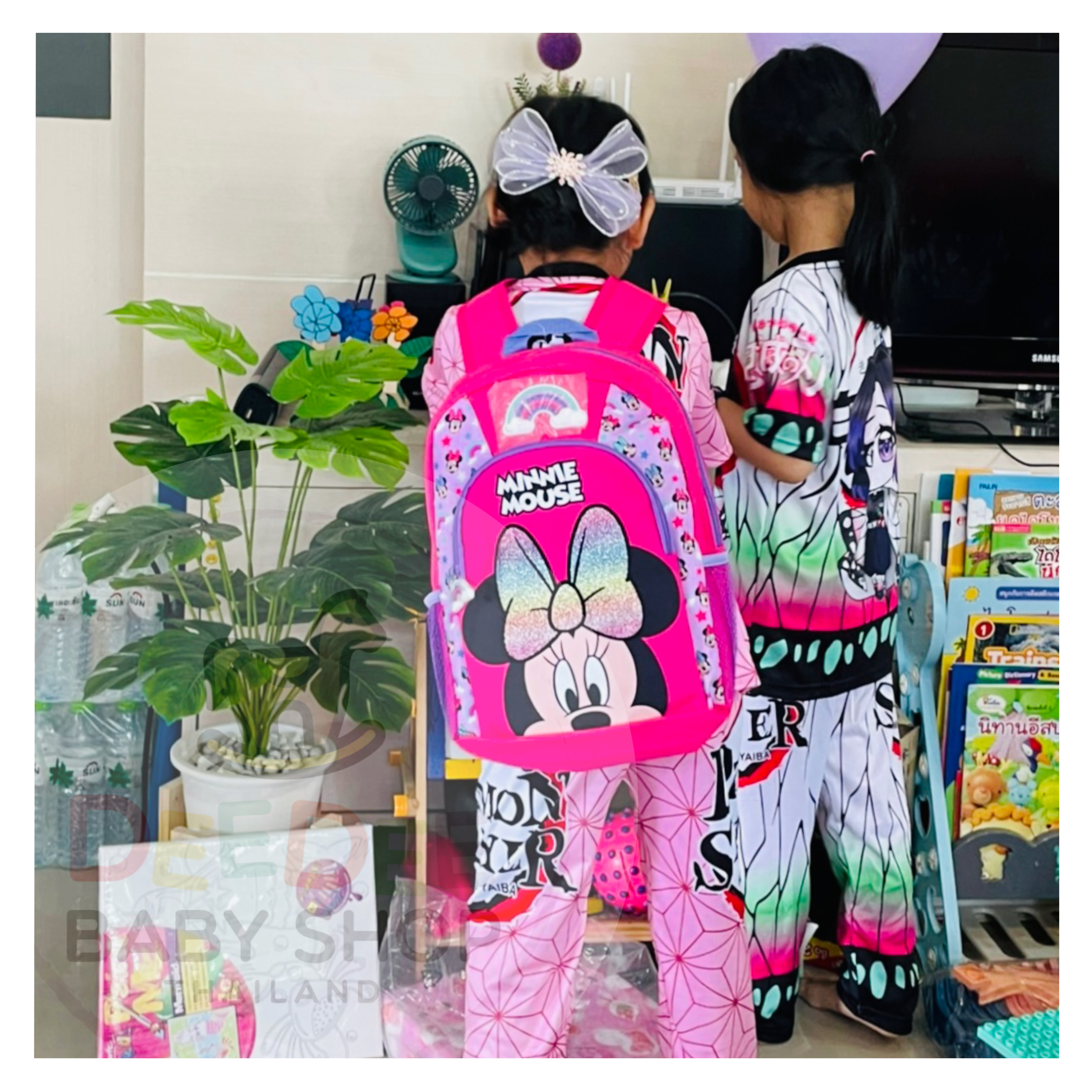 กระเป๋าเป้สะพายหลังสำหรับเด็ก Character UK Disney Minnie Mouse Rainbow Backpack