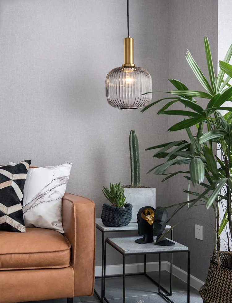 โคมไฟแขวนเพดานแก้วมีจีบด้ามสีทอง [CASA015]