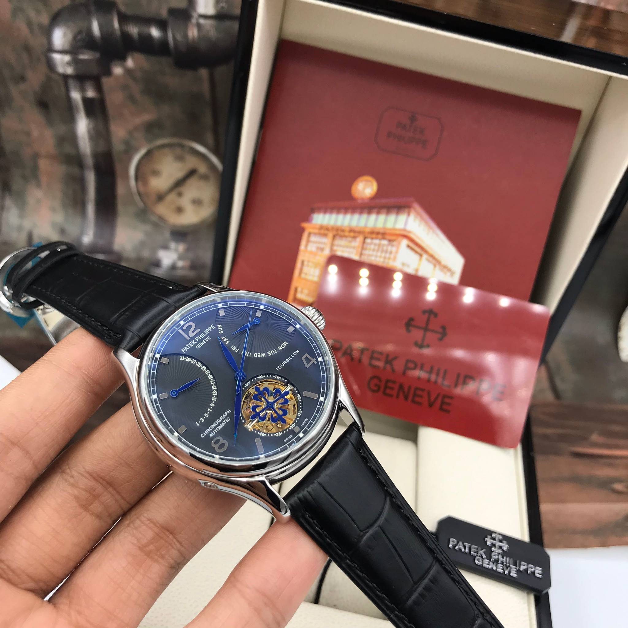 นาฬิกา Patek Philippe สีเงิน หน้าดำ งานเกรด Top Mirror Swiss สายหนังดำ