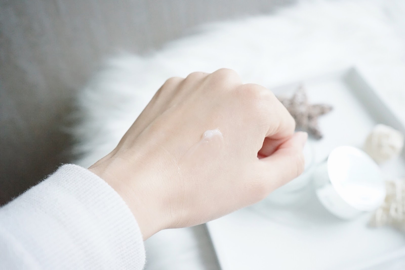 (ลด 40%) IPSA Barrier Serum 50g คุณสมบัติพิเศษในการยึดเกาะผิวและเก็บกักน้ำหล่อเลี้ยงในระดับสูง พร้อมฟื้นบำรุงความงามได้อย่างต่อเนื่องให้ผิวคุณแลดูชุ่มชื่นได้ยาวนาน