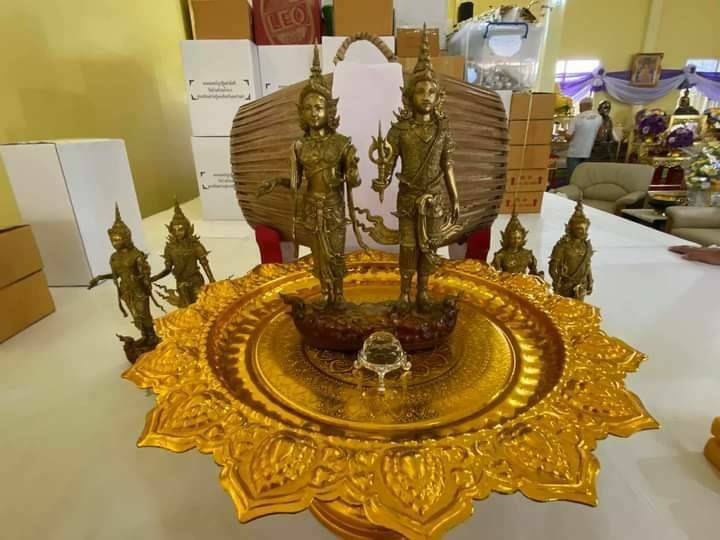 รูปหล่อ ท่านปู่พระอินทร์-ท่านย่า เนื้อทองเหลือง (ขนาดหน้าตัก9นิ้ว สูง13นิ้ว โค็ด หมายเลข55 จัดสร้าง80องค์ ) ปี2563 #รับประกันแท้ - หลวงพ่อเล็ก วัดท่าขนุน