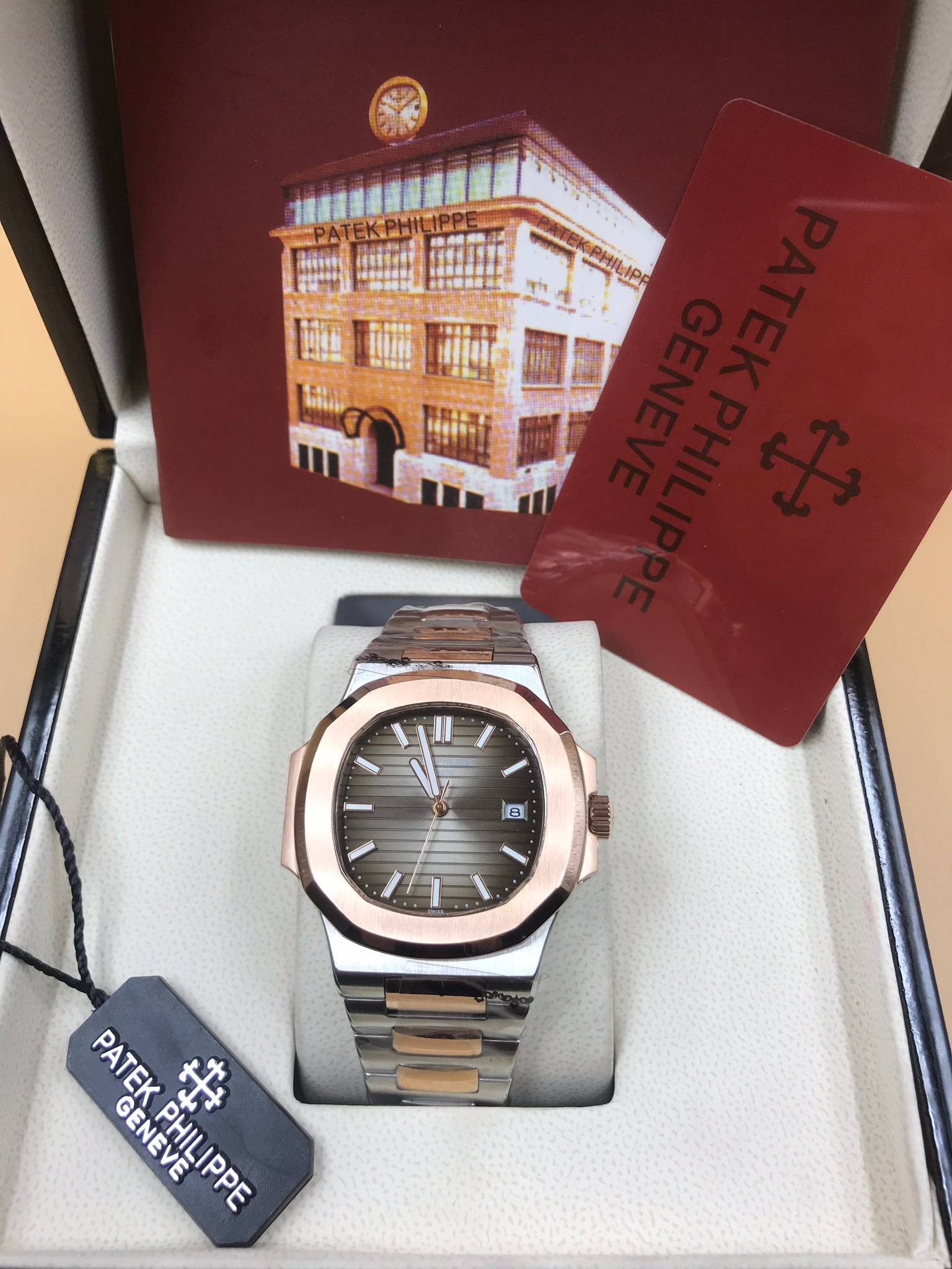 นาฬิกา Patek Philippe รุ่น Men Nautilus สายเลสสี 2K งาน Mirror Swiss หน้าน้ำตาล