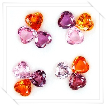 Fancy Heart Earring 4.6m พลอยหัวใจ จัดเซ็ทต่างหู จำนวน 2 ชุด หนัก 4.90 กะรัต ขนาดโดยเฉลี่ย 4.6 มิล สีส้ม ม่วง ชมพูอ่อน เนื้อสะอาดใสไม่มีตำหนิ