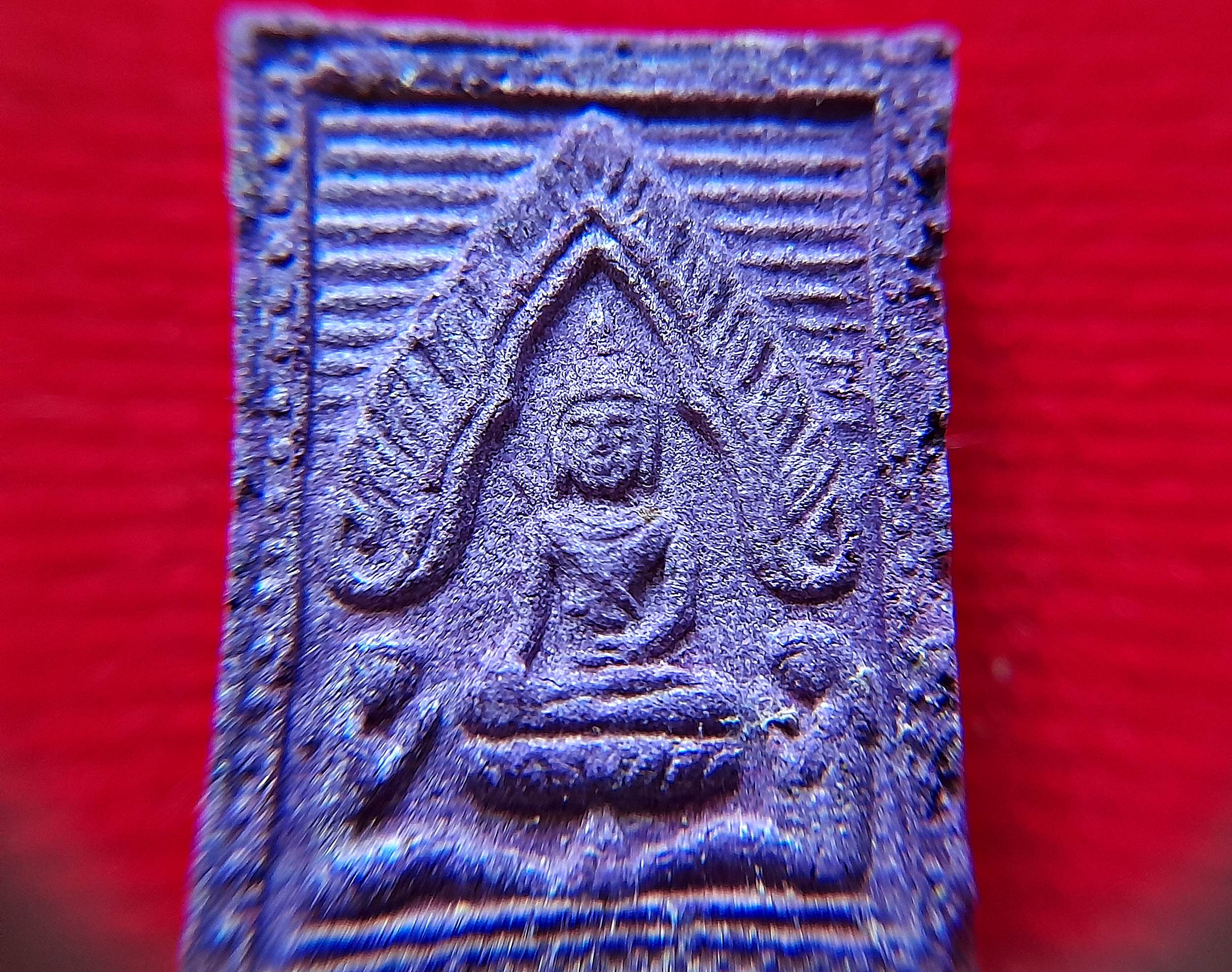 ขุนแผน สะกดทัพ หลังยันต์หัวใจพุทธโธ #พิมพ์เล็ก สีม่วง (พุทธคุณ สะกดอาถรรพ์ สะกดสิ่งไม่ดี+เมตตา มหาสเน่ห์ เจรจา ค้าขาย แคล้วคลาด) ปี2525 #รับประกันแท้และทัน - หลวงพ่อยงยุทธ วัดเขาไม้แดง จ.ชลบุรี