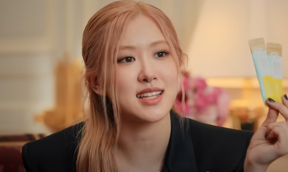 (ยกกล่อง 3gx100pcs) DongKook Pharmaceutical Elina C วิตามินซีโรเซ่ มาครบๆ ทั้งวิตซี วิตามินดี และไบโอติน บำรุงครอบคลุมทั้งผิว ผม เล็บ และสุขภาพ ทานง่าย รสเปรี้ยวๆหวานๆ