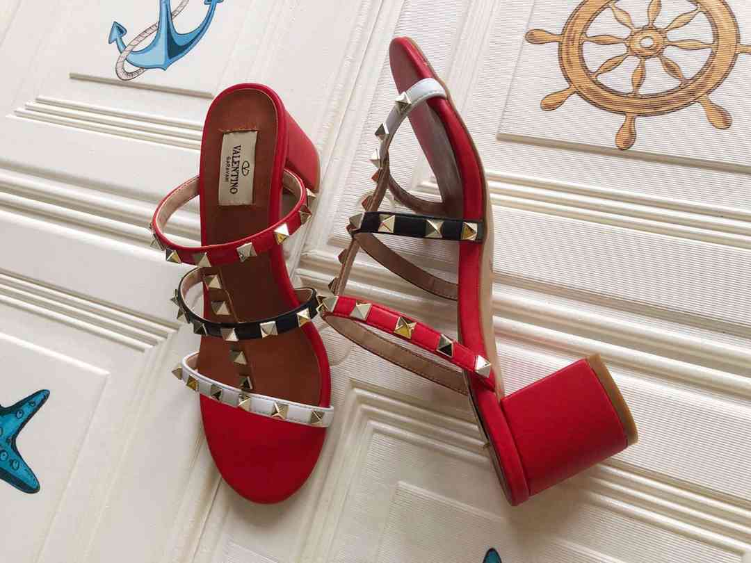 รองเท้าแตะ valen rockstud มีส้น 35-42