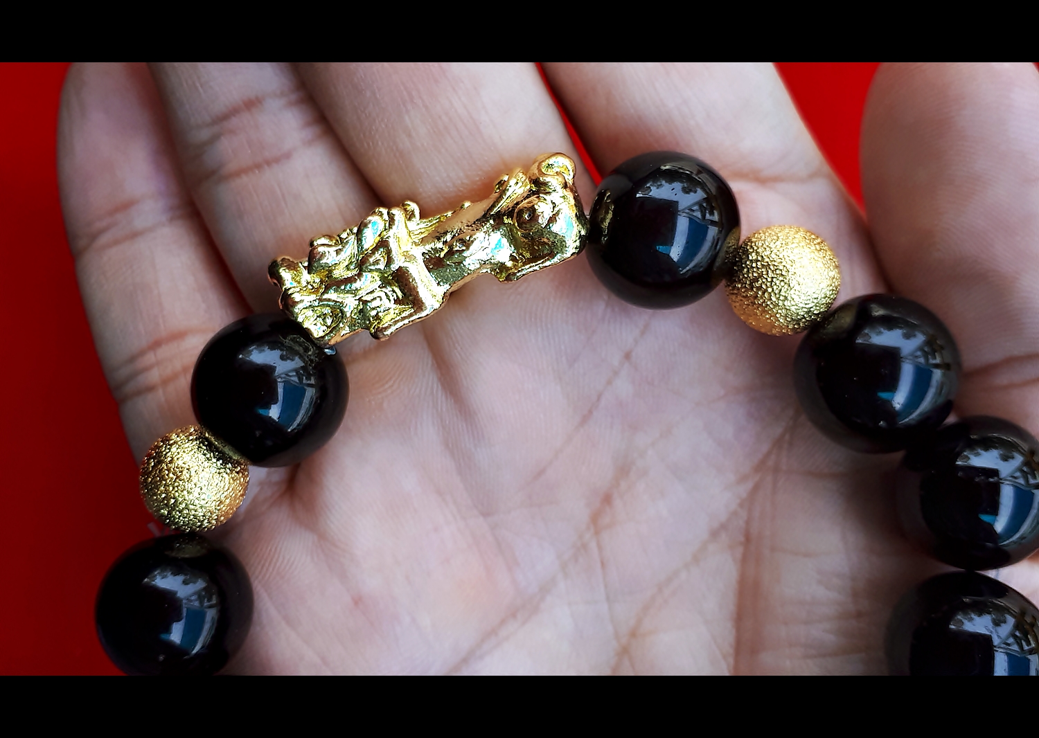 สร้อยข้อมือ ปี่เซียะ (ผีซิว) (Pi Xiu) หัวโลหะชุบทอง หินดำ 14มิล (ขายปลีก ขายส่ง)