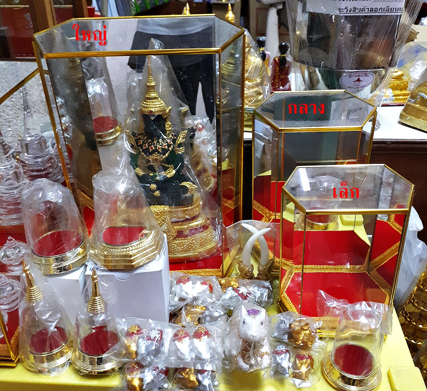 ตู้ครอบแก้วกระจก ทรงหกเหลี่ยม ใส่ครอบ วัตถุมงคล พระบุชา (ขายปลีก ขายส่ง)