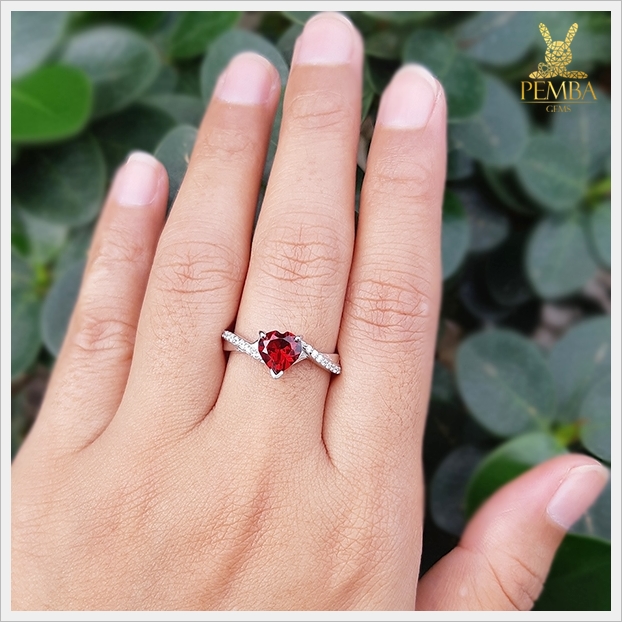 แหวนโกเมน เงินแท้ ชุบทองคำขาว