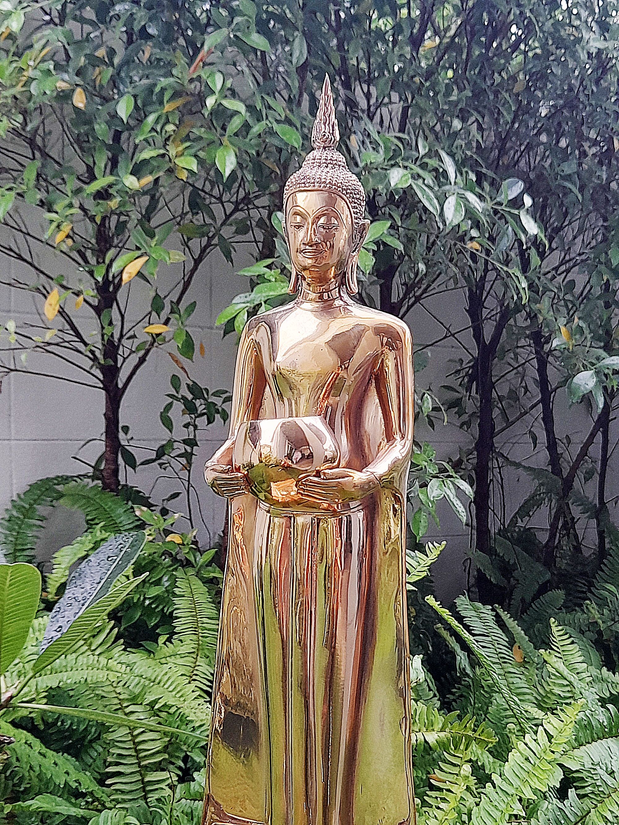 พระพุทธรูป ปาง ยืน อุ้มบาตร (หลวงพ่อบ้านแหลม) (ขนาดตั้งบูชา องค์ใหญ่ สูง25นิ้ว) เนื้อทองเหลือง ขัดเงา #รับประกันท้