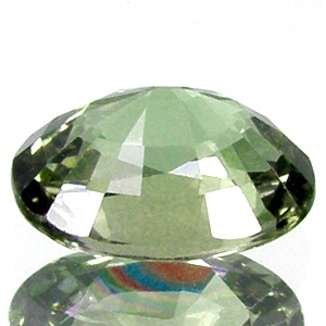 พลอยมรกต Green Sapphire รูปไข่ 2.36 กะรัต ขนาด 6.7x8.9x4.4 มิล สีเขียวปานกลาง เนื้อสะอาด 98% มองตาเปล่าสะอาด ไม่มีตำหนิ รูปร่างสวย ไฟดี จากแทนซาเนีย