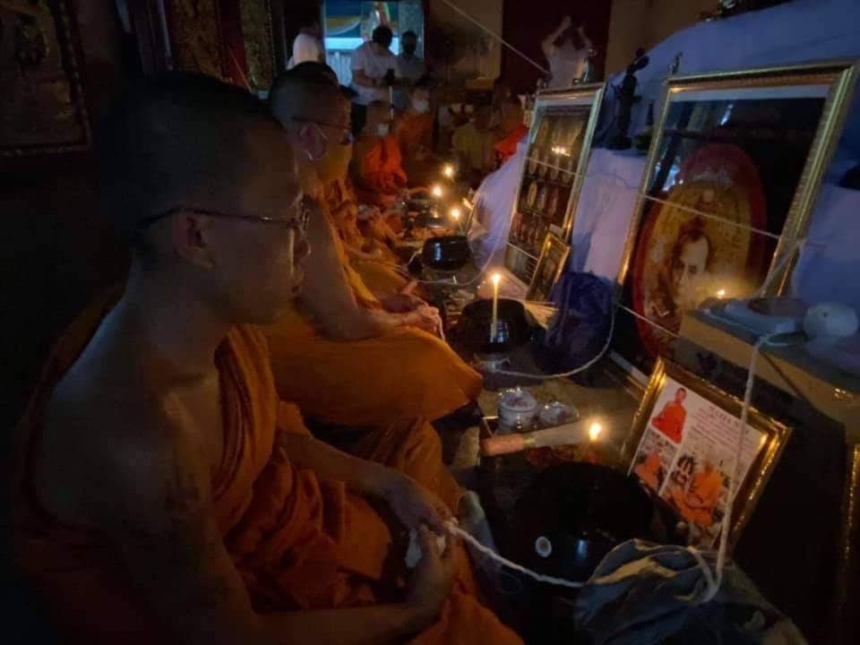 พระสมเด็จ พระแหวกม่าน พลิกชีวิตกลับดวงชะตา (หลังยันต์มงกุฎพระพุทธเจ้า ยันต์ครู ยันต์ดวงแก้วพระสีวลี) ปี2563 (จัดสร้าง888องค์) - หลวงพ่อกวย วัดโฆสิตาราม - (ปลุกเสก วัดระฆังโฆสิตาราม) #รับประกันแท้