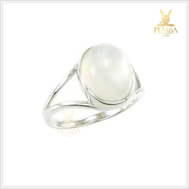 แหวนมูนสโตน แหวนมุกดาหารแท้ เรียบๆ หรู ดูมีสไตล์