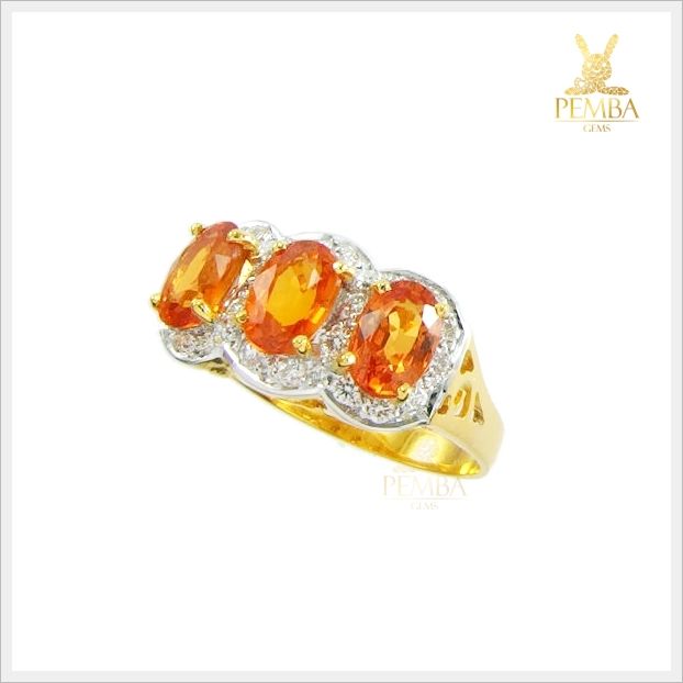 แหวนบุษราคัมล้อมเพชรแท้ ใส่เสริมเพิ่มความมั่นใจ(สามารถสั่งทำได้ค่ะ)