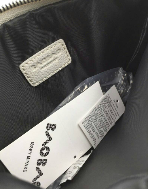 พร้อมส่ง กระเป๋า issey clutch 24 cm คลัช มีสายยาว