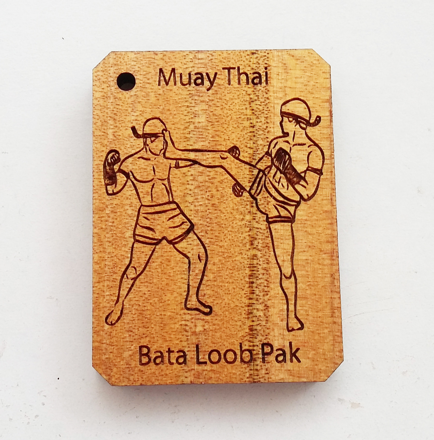 พวงกุญแจไม้แกะสลัก แม่ไม้มวยไทย-บาทาลูบพักตร์