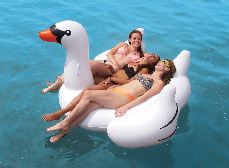 พูลโฟลทเป็ดยักษ์ Pool Float Giant Duck (White)