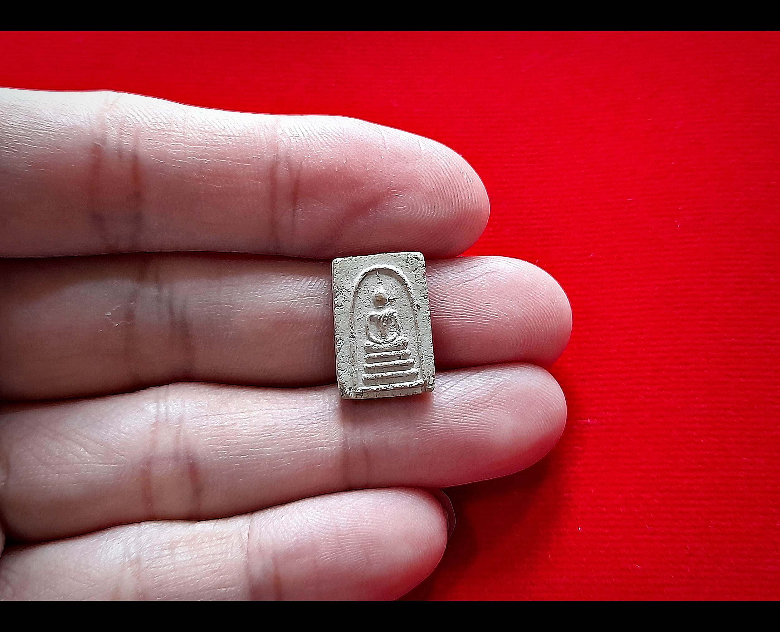 พระสมเด็จ (เล็กจิ๋ว) หลัง รูปถ่าย เต็มองค์ (กระดาษหนังไก่) เนื้ิอผงมวลสาร ปี2512 #รับประกันแท้และทัน - หลวงพ่อยงยุทธ วัดเขาไม้แดง จ.ชลบุรี