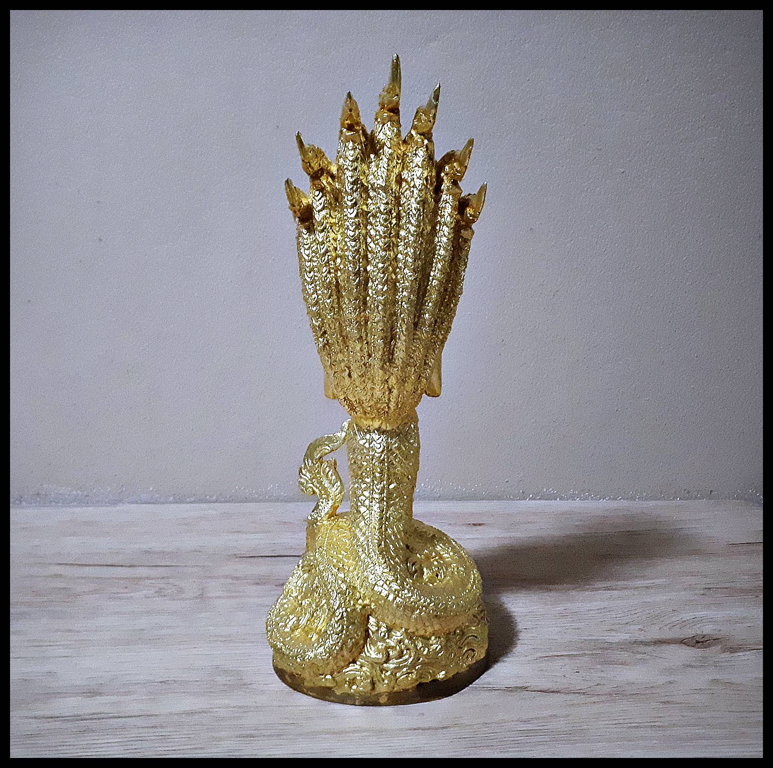 รูปหล่อ พญานาคราช ผู้ชาย ปางพรมมือ (ท่านปู่นาคา-ศรีสุทโธ) พญานาคปรก 7ตน 7เศียร โลหะทองเหลือง ปิดทอง (ขนาดบูชา สูง15นิ้ว) (ขายปลีก ขายส่ง)