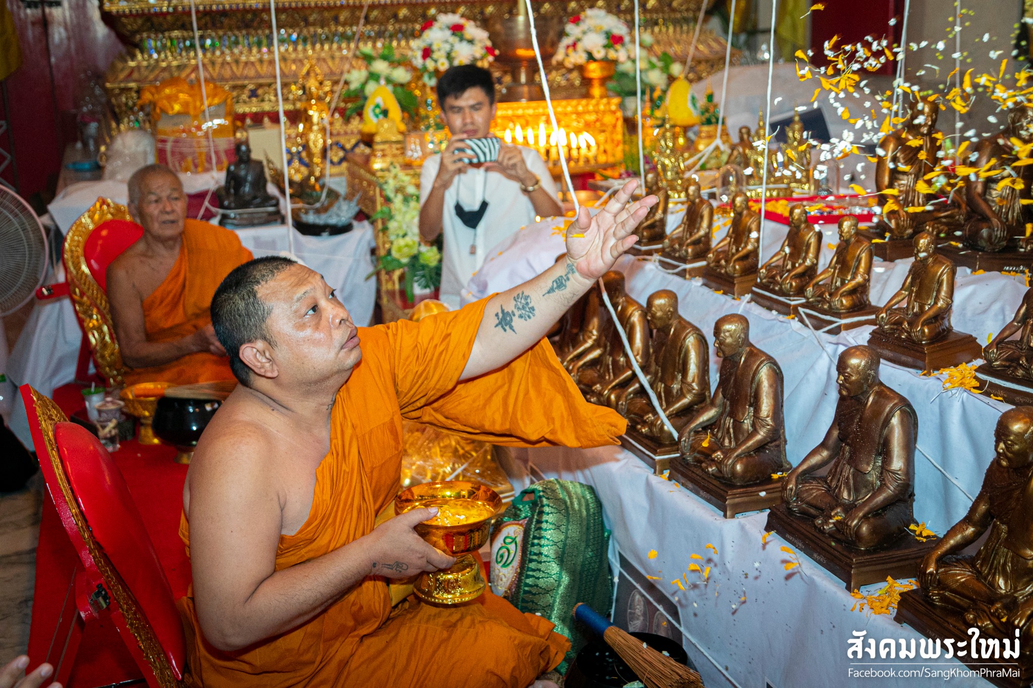 พระพุทธ ประทับทรงไก่(ขี่ไก่ ทรงไก่ หมายถึง ไก่หากินเก่ง) เนื้อผงมวลสารเก่า ปี2537 #รับประกันแท้ - (หลวงพ่อเล็ก วัดท่าขนุน ปลุกเสก วัดหลวงพ่อสุ่น วัดบางปลาหมอ ใน ปี2563)