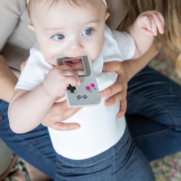 ยางกัดชนิดซิลิโคนสำหรับทารกและเด็กเล็ก BUMKINS Nintendo Game Boy Silicone Teether
